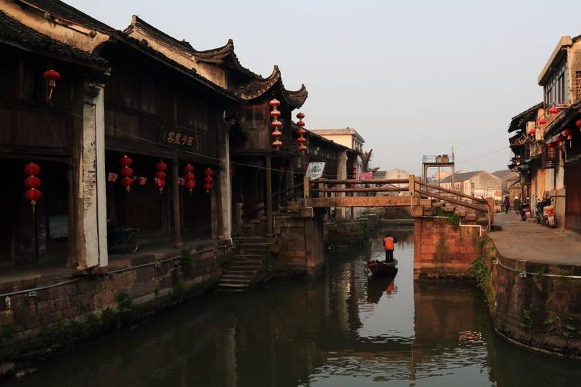 37岁张雨绮旅居新加坡！成免签落地第一批旅客，呼吁大家出国旅游